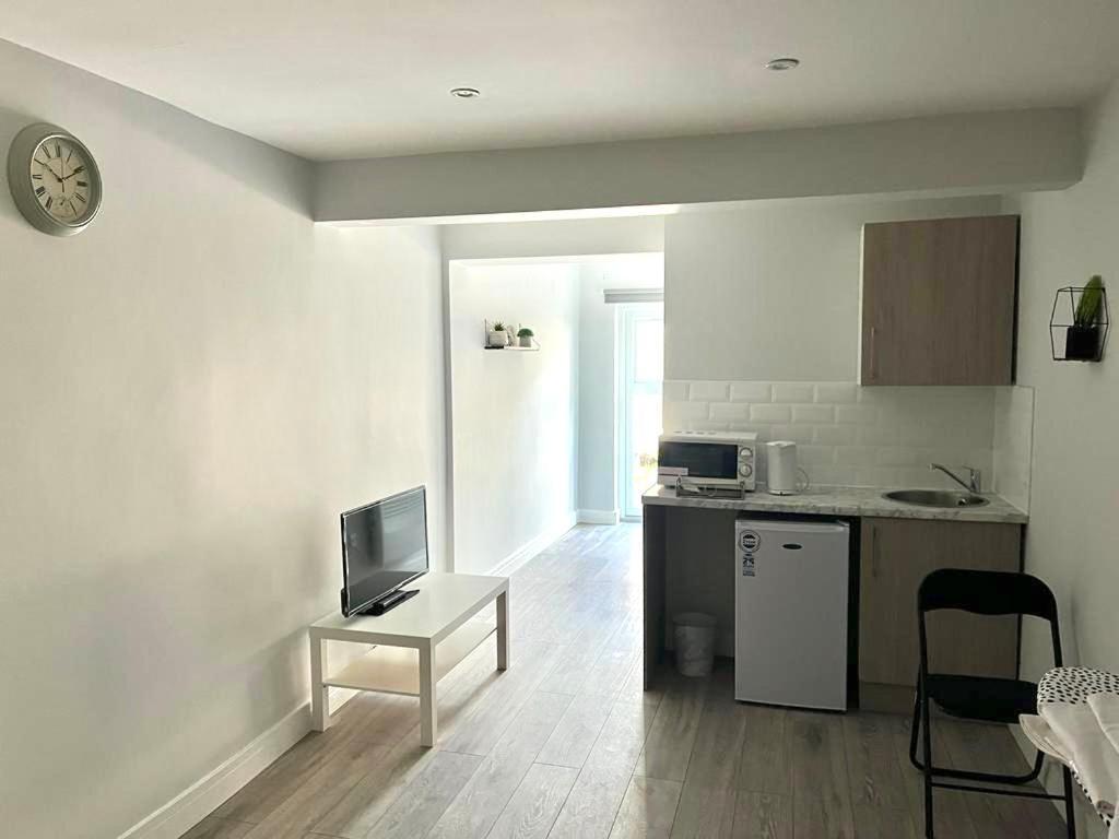 Southall Suites By Gh Stays Exteriör bild