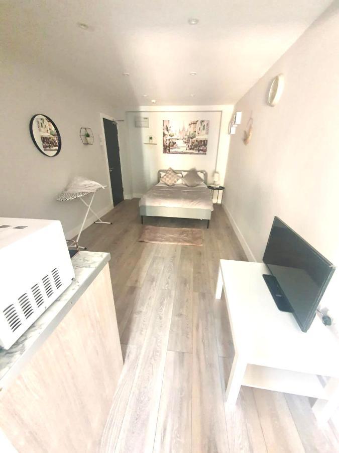 Southall Suites By Gh Stays Exteriör bild