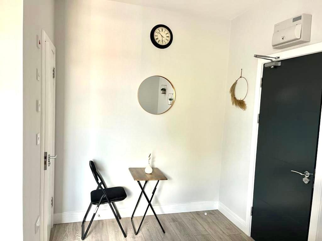Southall Suites By Gh Stays Exteriör bild