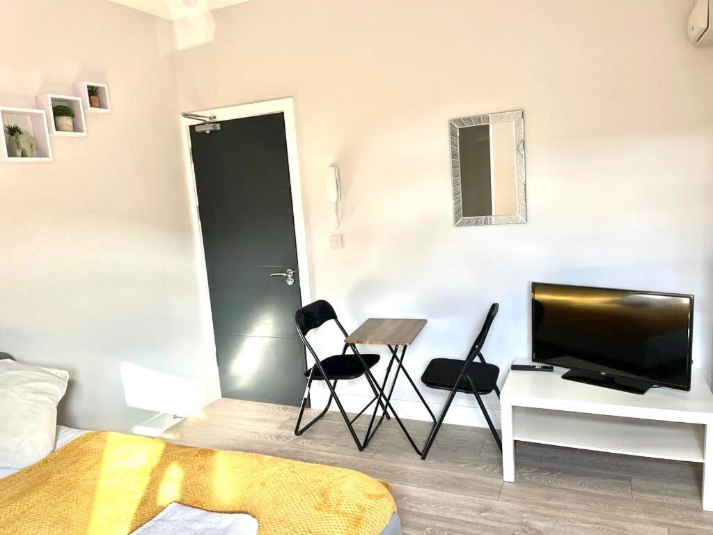 Southall Suites By Gh Stays Exteriör bild